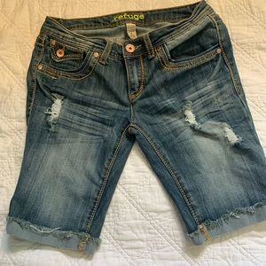 refuge jean shorts/ size 6